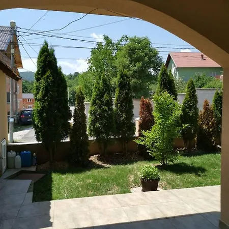 فيلة Mempes