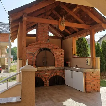 Mempes فيلة Kobiljaca