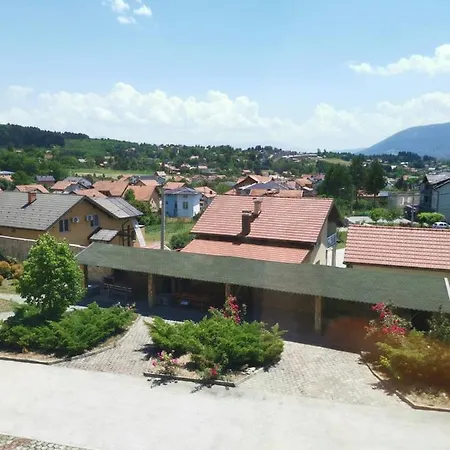 Mempes فيلة
